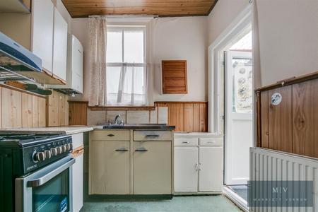 4 bedroom Semi-detached house for sale in Pollards Hill North, London