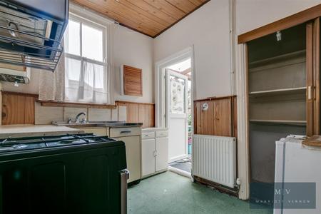4 bedroom Semi-detached house for sale in Pollards Hill North, London