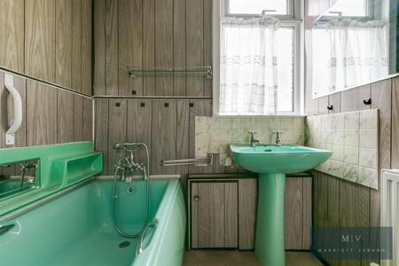 4 bedroom Semi-detached house for sale in Pollards Hill North, London
