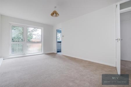 2 bedroom Apartment for sale in Coombe Road, Croydon