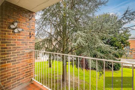 2 bedroom Apartment for sale in Coombe Road, Croydon