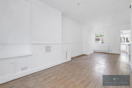 2 bedroom End of terrace house for sale in Sheldon Street, Croydon