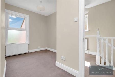 2 bedroom End of terrace house for sale in Sheldon Street, Croydon