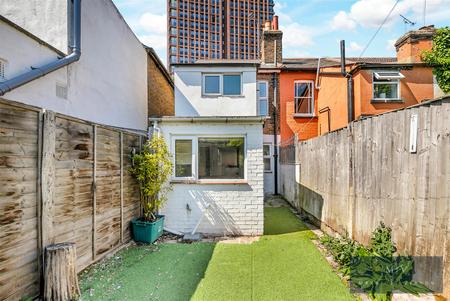 2 bedroom End of terrace house for sale in Sheldon Street, Croydon