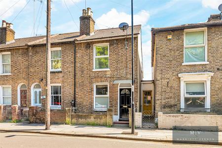 2 bedroom End of terrace house for sale in Sheldon Street, Croydon