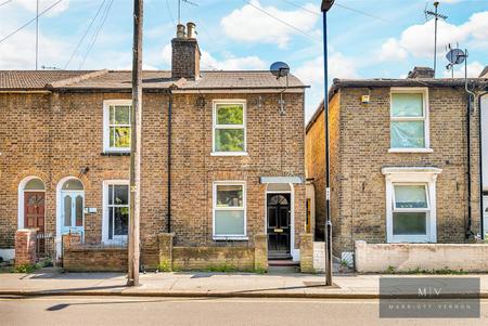 2 bedroom End of terrace house for sale in Sheldon Street, Croydon