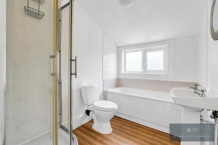 2 bedroom End of terrace house for sale in Sheldon Street, Croydon