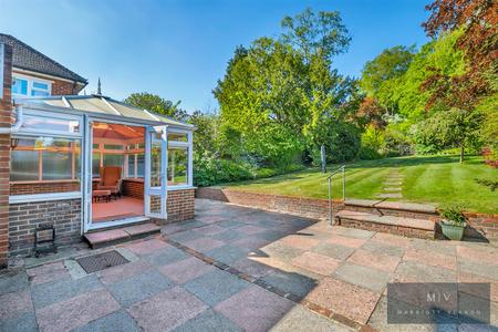 3 bedroom Detached house for sale in Gravel Hill, Croydon
