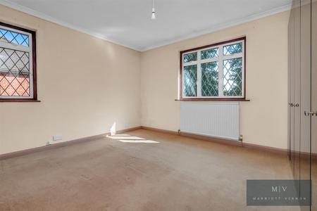 3 bedroom Detached house for sale in Gravel Hill, Croydon