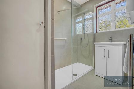 3 bedroom Detached house for sale in Gravel Hill, Croydon
