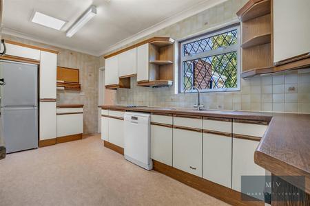 3 bedroom Detached house for sale in Gravel Hill, Croydon