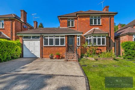 3 bedroom Detached house for sale in Gravel Hill, Croydon