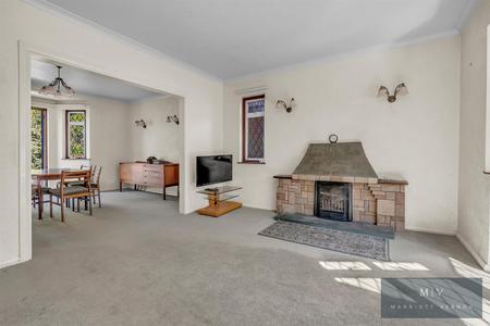 3 bedroom Detached house for sale in Gravel Hill, Croydon