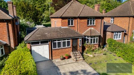 3 bedroom Detached house for sale in Gravel Hill, Croydon