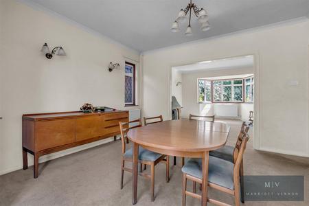 3 bedroom Detached house for sale in Gravel Hill, Croydon