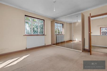 3 bedroom Detached house for sale in Gravel Hill, Croydon