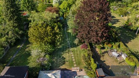 3 bedroom Detached house for sale in Gravel Hill, Croydon