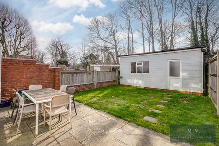 3 bedroom End of terrace house for sale in Bute Gardens, Wallington