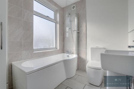3 bedroom End of terrace house for sale in Bute Gardens, Wallington