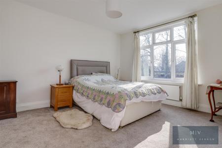 3 bedroom End of terrace house for sale in Bute Gardens, Wallington