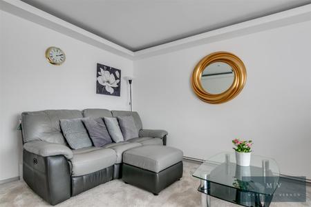 2 bedroom Flat for sale in Milton Road, Caterham