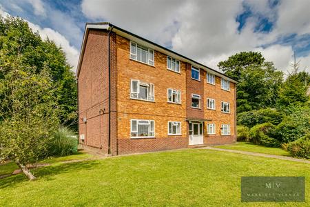 2 bedroom Flat for sale in Milton Road, Caterham