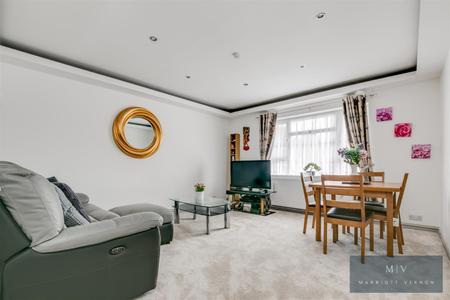 2 bedroom Flat for sale in Milton Road, Caterham