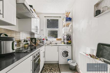 1 bedroom Flat for sale in Birdhurst Rise, South Croydon