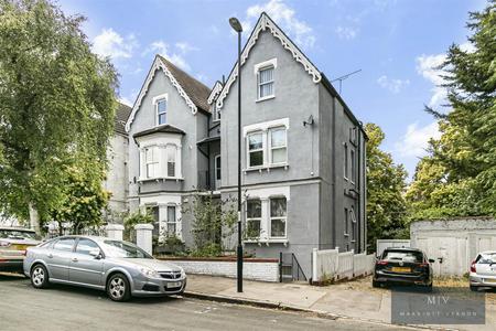 1 bedroom Flat for sale in Birdhurst Rise, South Croydon