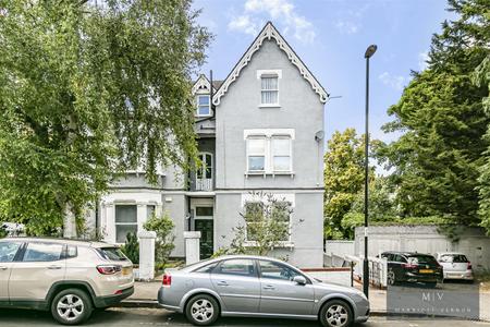 1 bedroom Flat for sale in Birdhurst Rise, South Croydon