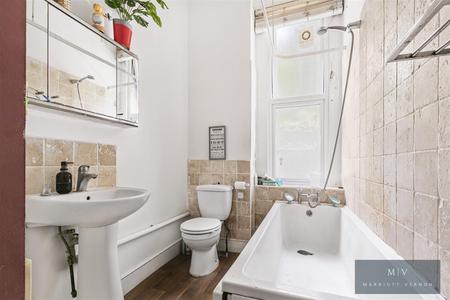 1 bedroom Flat for sale in Birdhurst Rise, South Croydon