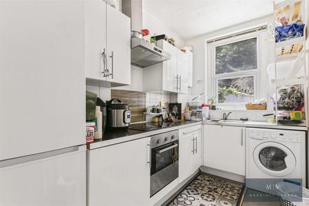 1 bedroom Flat for sale in Birdhurst Rise, South Croydon