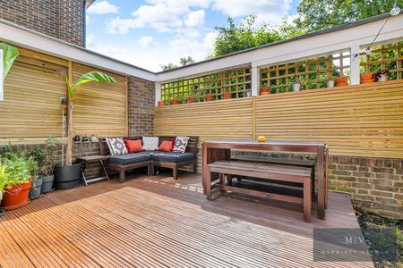3 bedroom End of terrace house for sale in Park Hill Rise, Croydon