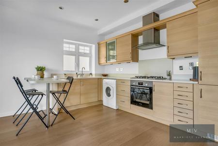 2 bedroom Flat for sale in Normanton Road, South Croydon