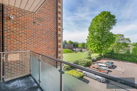 2 bedroom Flat for sale in Normanton Road, South Croydon