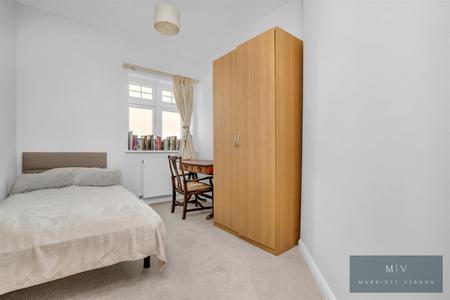 2 bedroom Flat for sale in Normanton Road, South Croydon