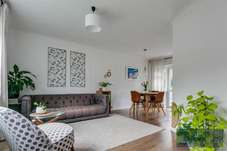2 bedroom Flat for sale in Lower Barn Road, Purley