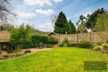2 bedroom Flat for sale in Lower Barn Road, Purley
