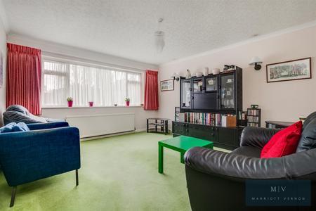 2 bedroom Flat for sale in Harewood Road, South Croydon