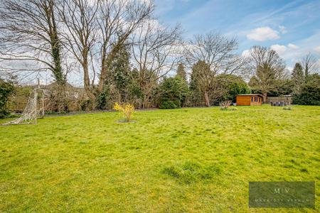 2 bedroom Flat for sale in Harewood Road, South Croydon