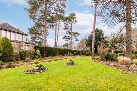 5 bedroom Detached house for sale in Shirley Hills Road, Croydon