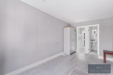 4 bedroom Detached house for sale in Park Hill Road, Croydon