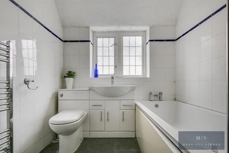 4 bedroom Detached house for sale in Park Hill Road, Croydon