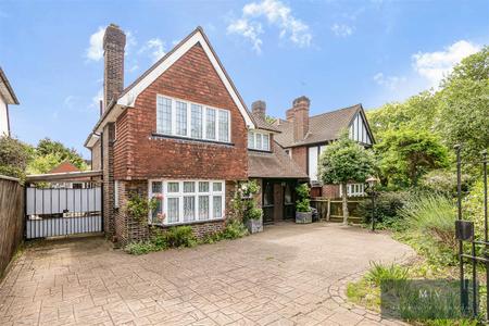 4 bedroom Detached house for sale in Park Hill Road, Croydon