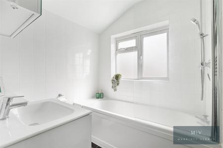 2 bedroom Terraced House for sale in Fawcett Road, Croydon