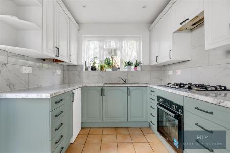 3 bedroom Semi-detached house for sale in Violet Lane, Croydon