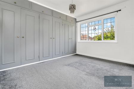 3 bedroom Semi-detached house for sale in Violet Lane, Croydon