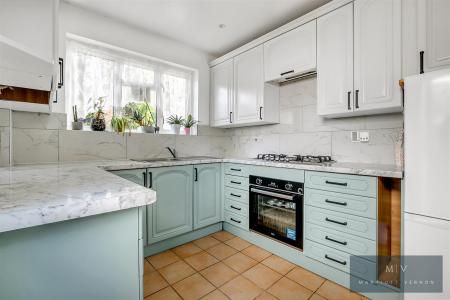 3 bedroom Semi-detached house for sale in Violet Lane, Croydon