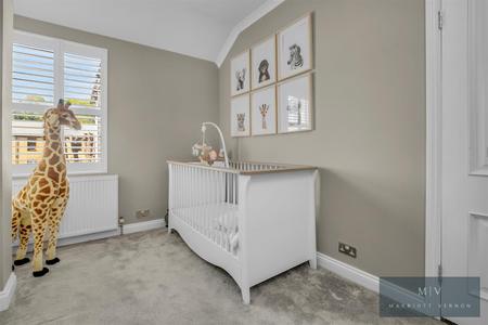 2 bedroom Terraced House for sale in Lower Road, Kenley