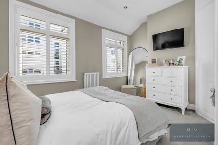 2 bedroom Terraced House for sale in Lower Road, Kenley